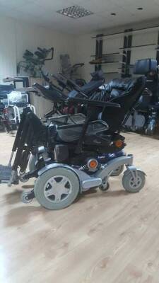 İnvacare Zephyr Safir Akülü Sandalye - 1