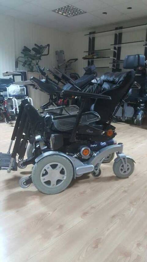İnvacare Zephyr Safir Akülü Sandalye - 1